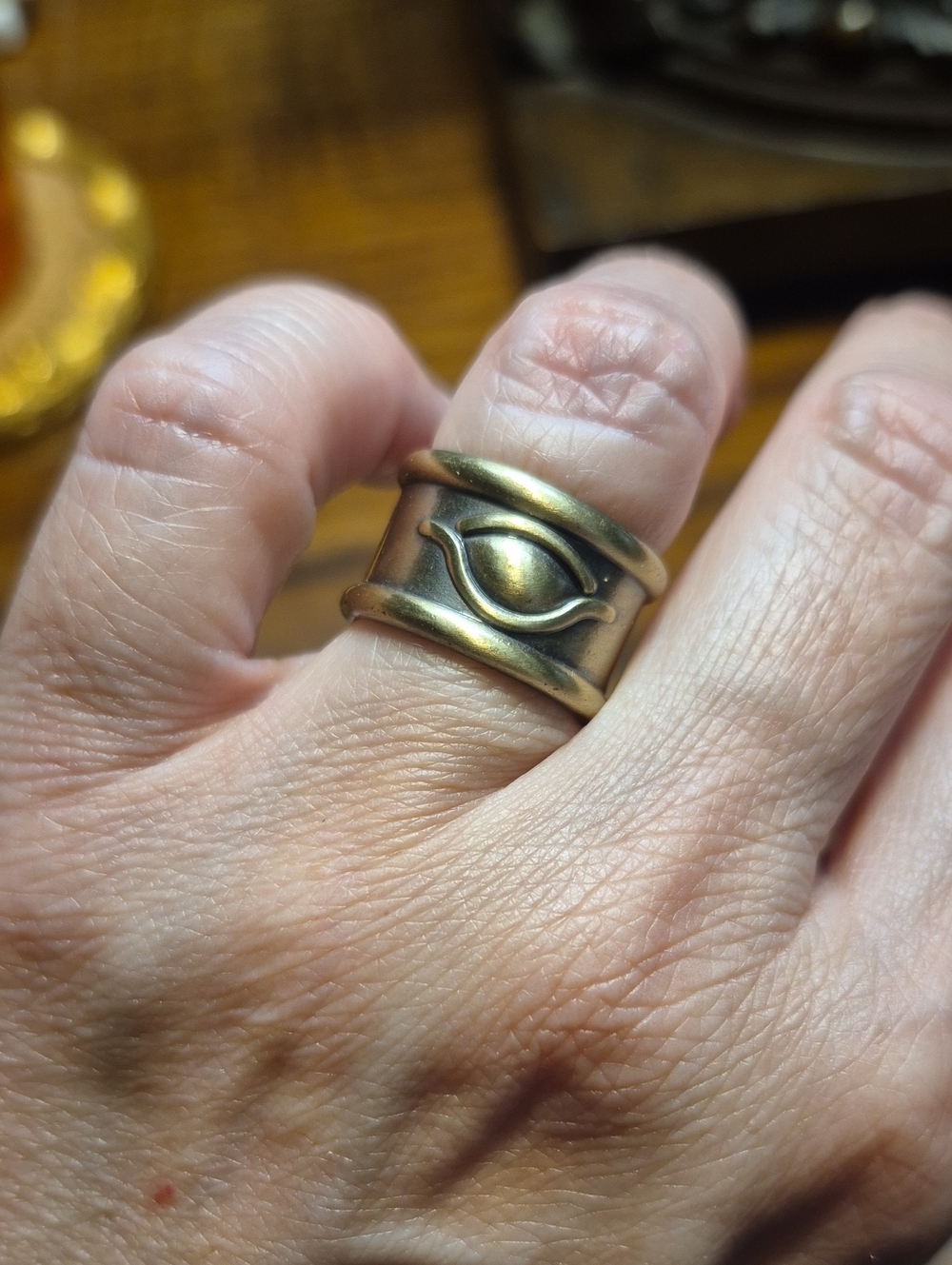 Brass Eye-Emblem Wide Band Ring sz6